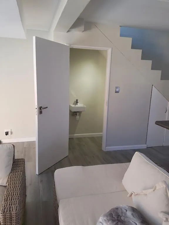 Alberante Town House Otel Parklands