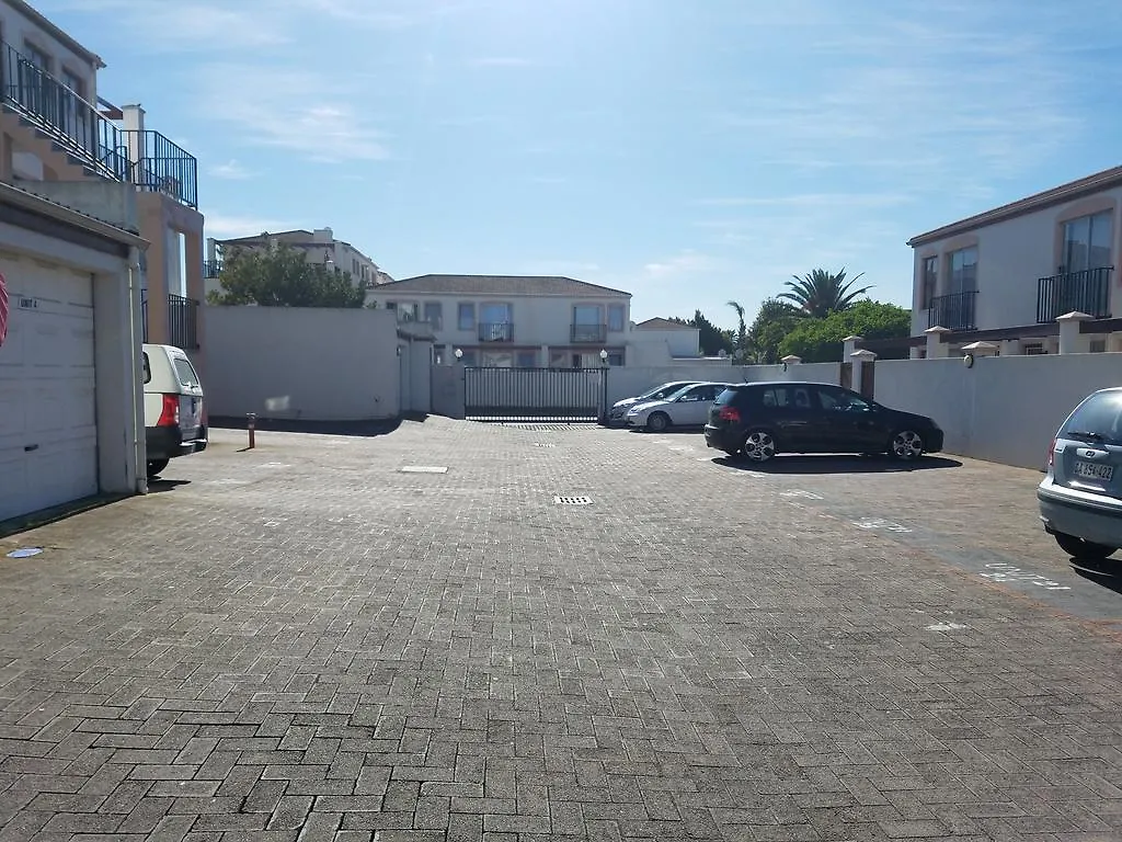 Alberante Town House Hotel Parklands